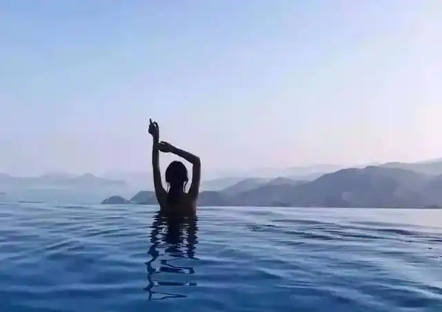 抖音点赞100w 的10个超美网红无边泳池就在广州周边!