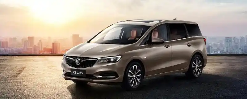 整车在轮胎设计上也进行了升级,更宽,新款轮胎在颜值上的提升都有目共