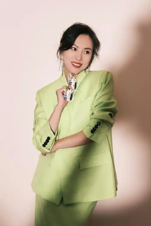 周放0306生日快乐##周放多巴胺春日写真