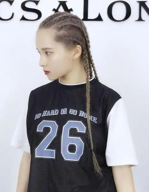 脏辫发型女夏日短发