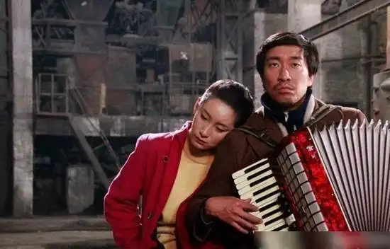 艺术价值到作品主题,《钢的琴》不仅仅是生活和理想|陈桂林|电影|喜剧