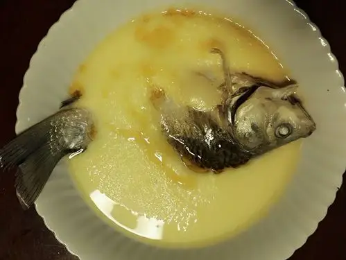 鲫鱼炖蛋
