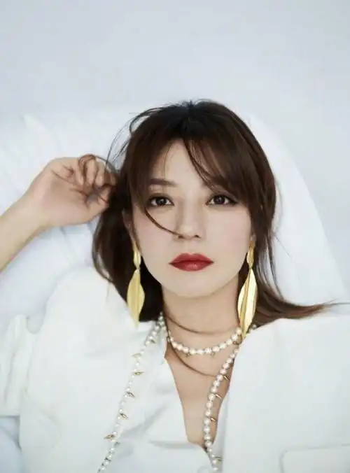 性感美女:成熟女人赵薇气质优雅高贵红唇摄影-小虾米