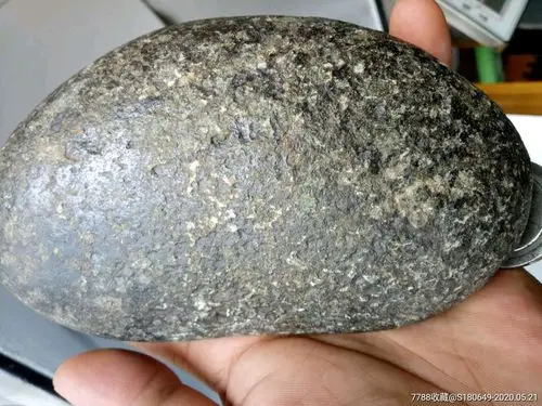 西双版纳桂曼六方晶体陨石