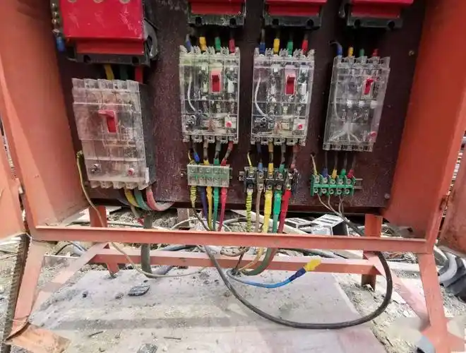 正反案例对比便知!_开关_保护_配电箱