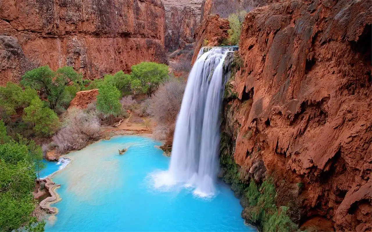收集最好看热门的影视,风景,美女,游戏,动物,卡通,系统桌面壁纸等,把