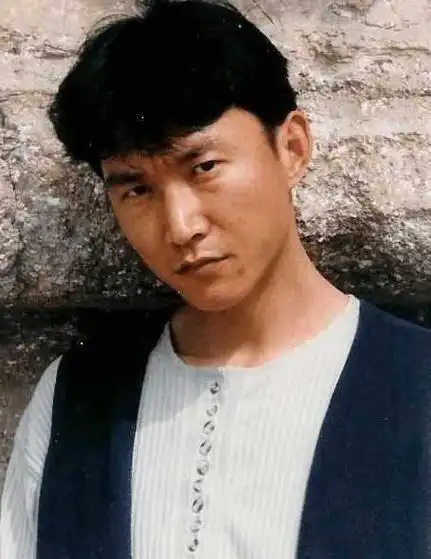 张世豪年轻时候被欺负(同样出演黑道大哥)(11)