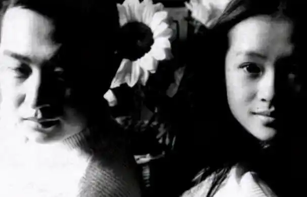 回顾歌手高枫离世20年妹妹曾泉定居在美国父母从未忘记过他