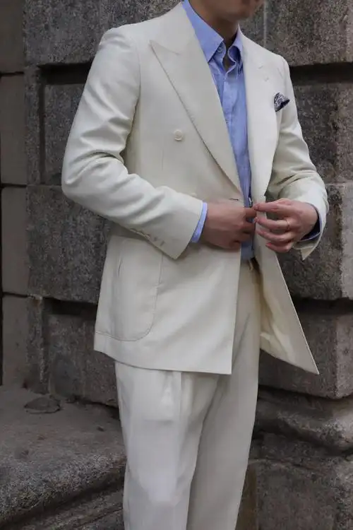 白色西服穿搭