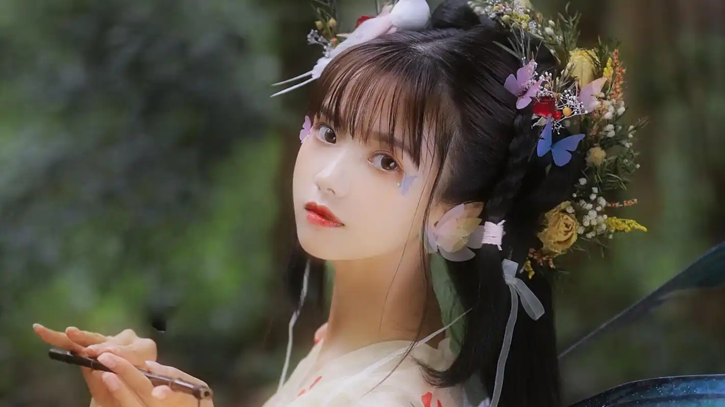 汉服小仙女唯美蝶翼梦幻写真