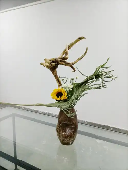 重庆插花协会组织[插花艺术公益大讲堂]第四场第二讲[草月花道]