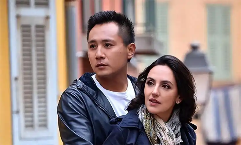 刘烨个人资料:外国妻子患重病,3年不接戏,如今妻子43像50,仍不离不弃