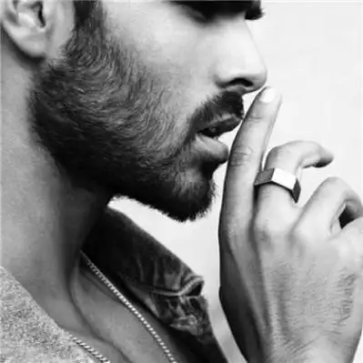 大叔男头像成熟抽烟 图文(成熟沧桑大叔男人抽烟头像)