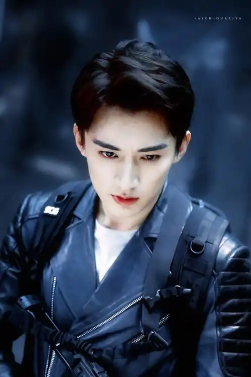 为我们小花开个灯[牛哞哞] #刘学义解雨臣#. 来自爱吃瓜子吖_ - 微博