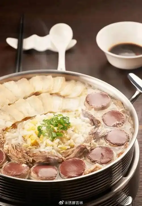 还有很多极具烟火气的地域性美食  这个夏天  来吉林  开启一场美吵