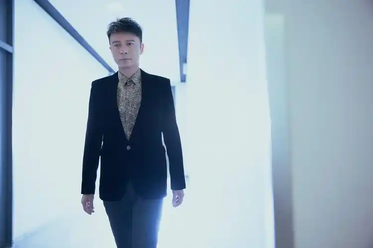 李克勤现身《我歌2》终极盛典 勤深深燃情助力