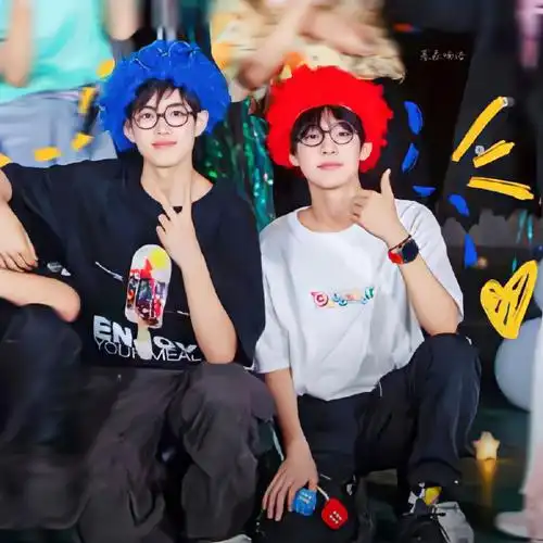 张极张泽禹双人路演《because of you》播放量突破200w