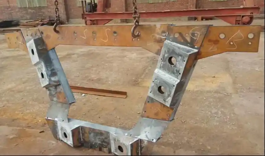 斜交箱梁连续端堵头