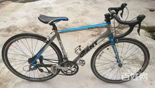 出一辆捷安特公路车ocr3300