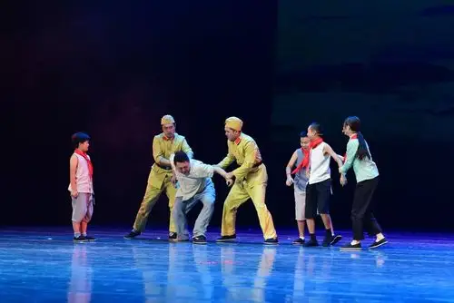 重温历史传承红色基因儿童话剧英雄小八路精彩首演