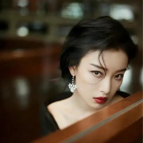 美人计|倪妮剪了短发,气场和辨识度更强了|发型|大背头_网易订阅