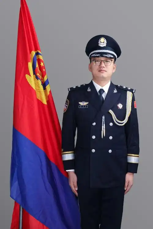 110警察节一身警服一生荣耀