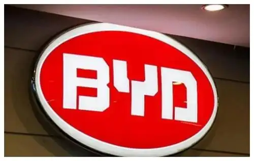 比亚迪一共换了4次车标,前两次被骂,最后一次让人眼前一亮