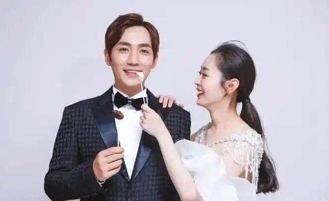 朱一龙宋轶机场牵手(朱一龙宋轶互动好甜蜜)