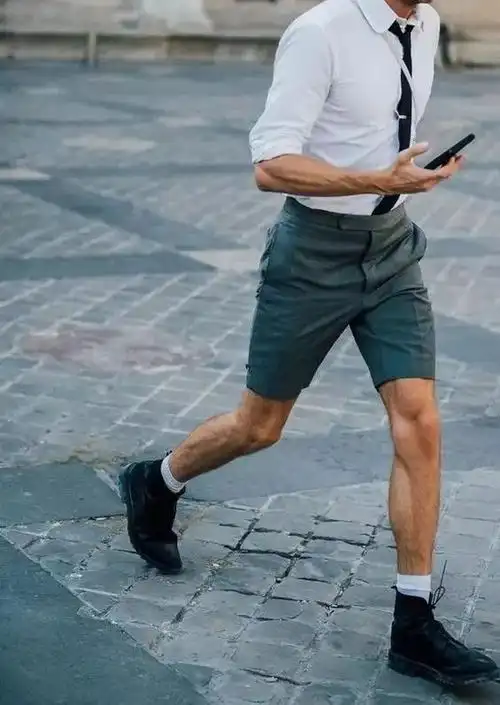 男士夏日短裤穿搭手册|男装|搭配|短裤_新浪时尚_新浪网