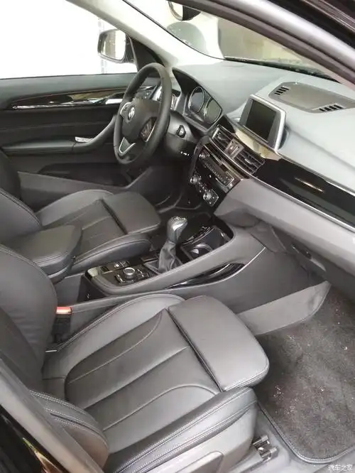 【图】谁有x1黑色内饰照片,能发出来看下吗?_宝马x1论坛_汽车之家论坛