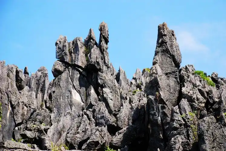 云南文山州麻栗坡:令人惊叹的喀斯特地貌奇观