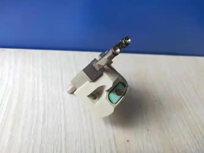 苏州钛合金焊头 无锡锯齿状钼合金焊头厂家**解释:脉冲热压焊锡头,也