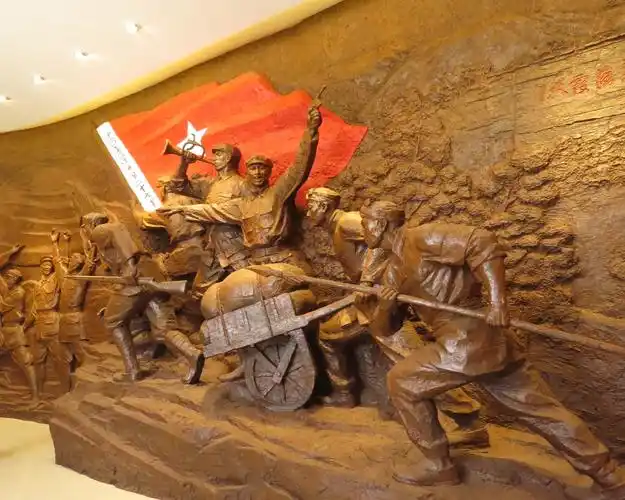 参观陕甘红军纪念馆