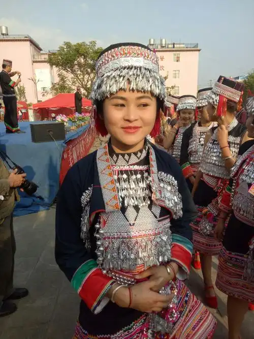 新平漠沙傣雅赶花街!(视频更新加音乐版)