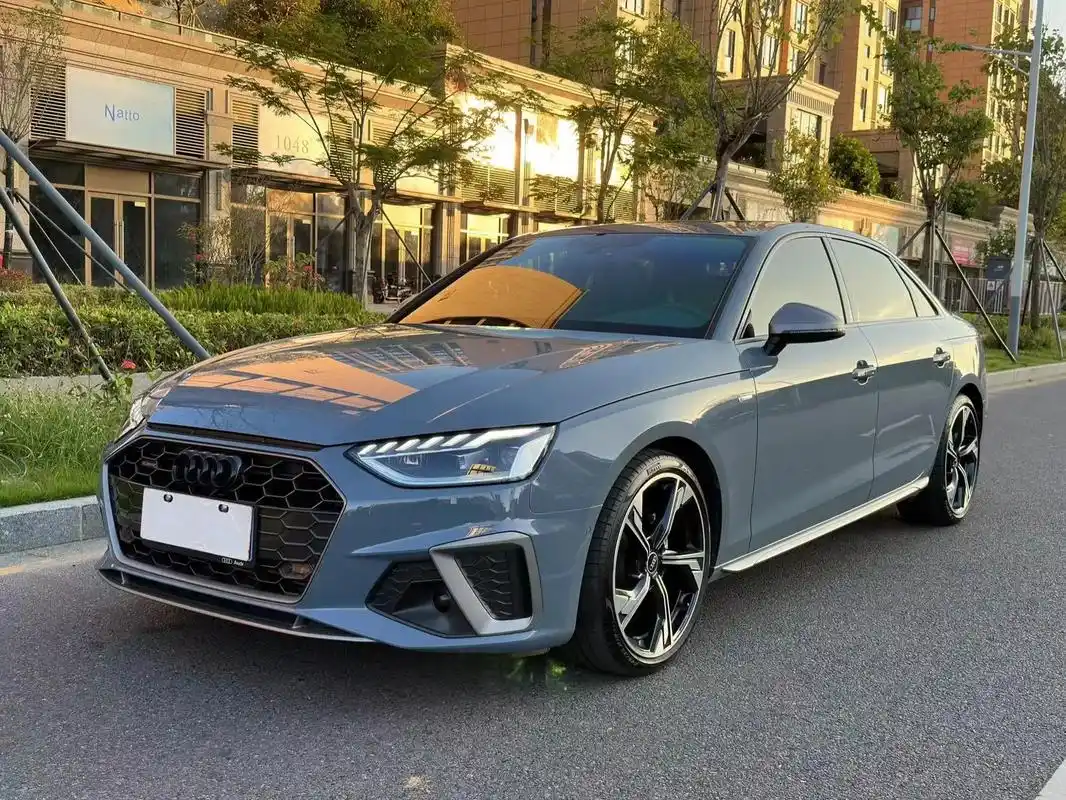【车辆品牌】:22款  奥迪a4l  40 quattro. rs 套件 36.