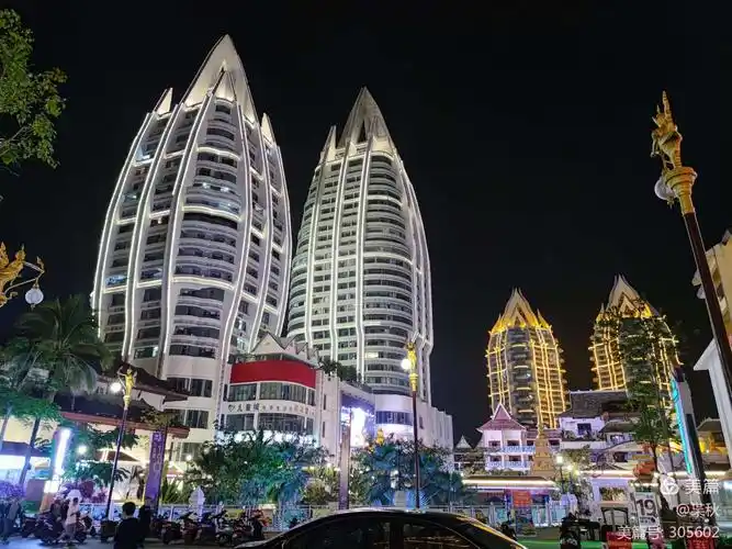 写美篇         西双版纳大桥,当地的标志性建筑之一,进出入景洪市区