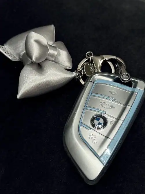 终于搭配上满意的钥匙壳和挂件了!_宝马4系社区_易车社区