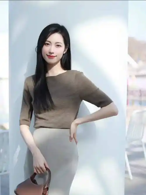 风韵犹存的女子