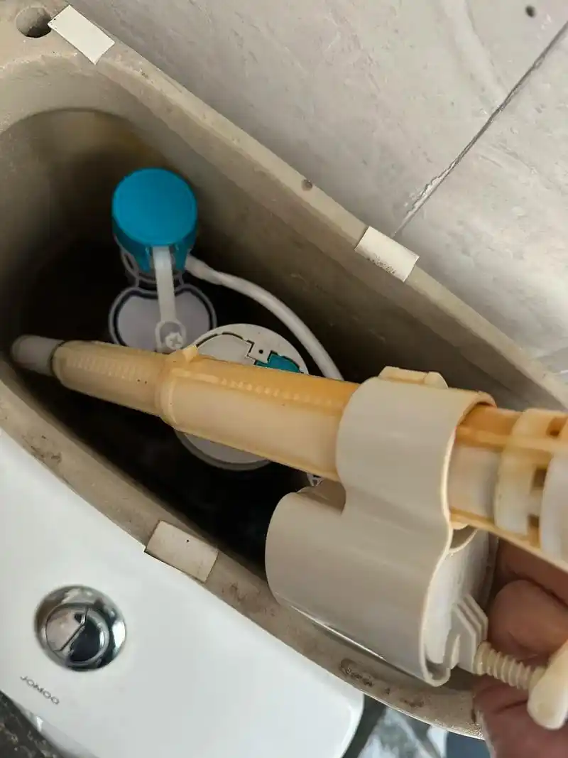 马桶上水器更换维修