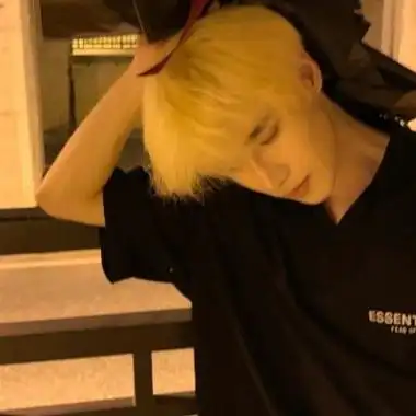 酷拽真人男生头像霸气又耐看