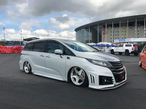 欧阳靖都爱的一台改装车,气动老炮打造绝美姿态本田奥德赛