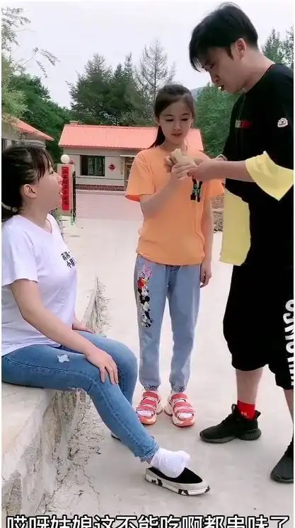 原创乡村爱情赵兰妮长大了6年后成异域美人生活照罕曝光