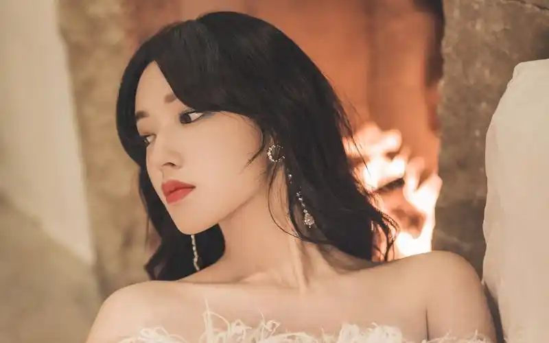 程潇迷人长腿性感图片桌面壁纸