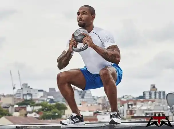 壶铃高脚杯深蹲