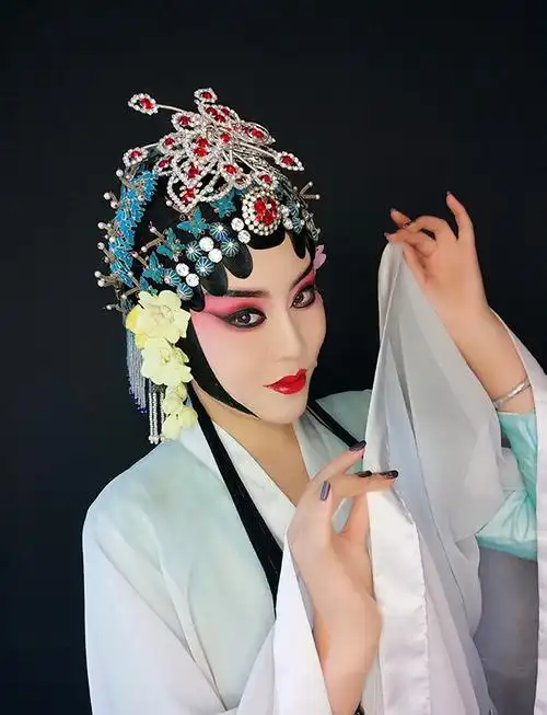 戏曲作品青衣妆面造型