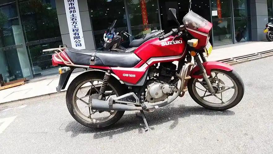 再现经典铃木王gs125