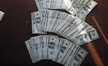 赴伊斯坦布尔携现金未申报 哈公民3.1万美元遭没收