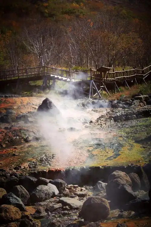 长白山-火山地表温泉地貌