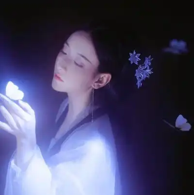 野洵 古风女喜收藏 禁二传花舞花落泪 花哭花瓣飞花开为谁谢 花谢为谁