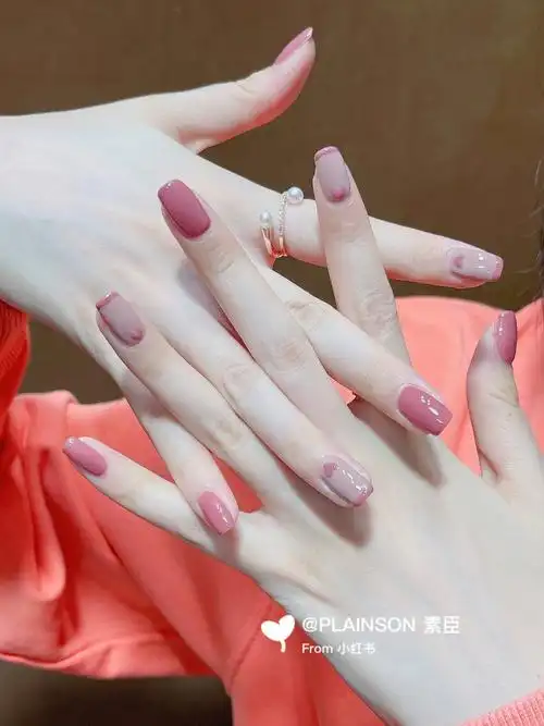 少女豆沙色法式爱心美甲就很爱